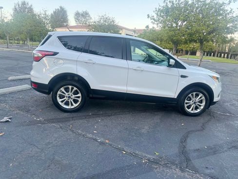 Used 2017 Ford Escape SE FWD image 28