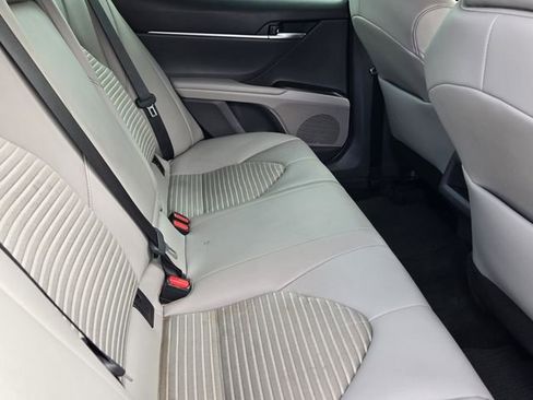 Used 2022 Toyota Camry SE FWD image 15