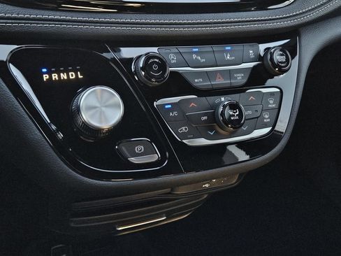 New 2026 Chrysler Pacifica Select FWD image 20