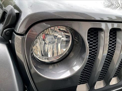 Used 2022 Jeep Wrangler Unlimited Sport w/ Sun And Sound Package image 27