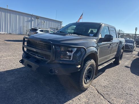 Used 2018 Ford F150 Raptor w/ Equipment Group 802A Luxury image 3