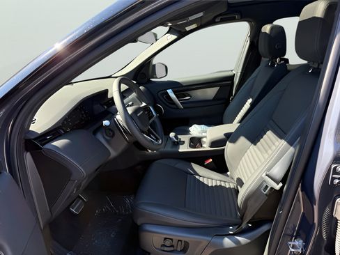 Certified 2025 Land Rover Discovery Sport Dynamic SE AWD/4WD image 19