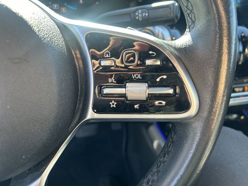 Certified 2022 Mercedes-Benz GLB 250 w/ Premium Package Lite image 20