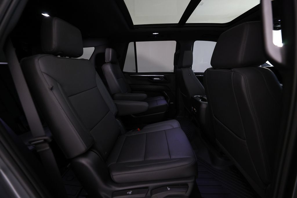 Used 2026 Chevrolet Tahoe Z71 w/ Comfort Package AWD/4WD image 11