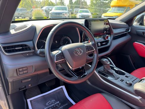 Used 2021 Toyota Highlander XSE image 34