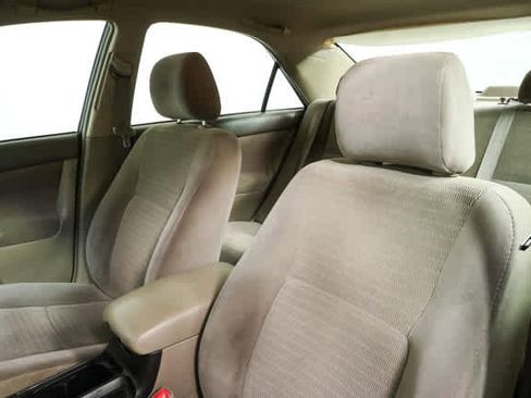 Used 2005 Toyota Camry LE FWD image 5