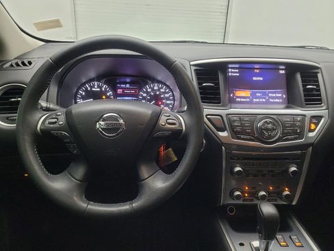Used 2018 Nissan Pathfinder SL image 22