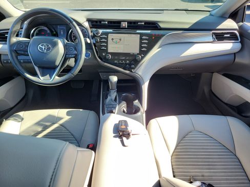Used 2020 Toyota Camry SE image 16