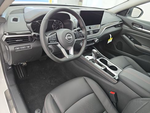 New 2025 Nissan Altima 2.5 SR w/ SR Premium Package image 15