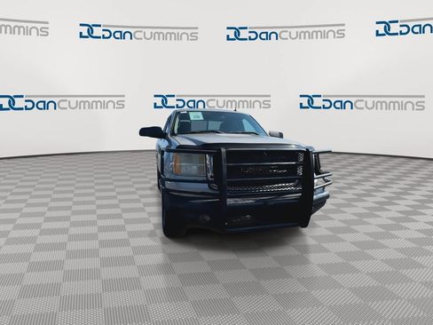 Used 2009 GMC Sierra 2500 SLT w/ SLT Convenience Package AWD/4WD image 3