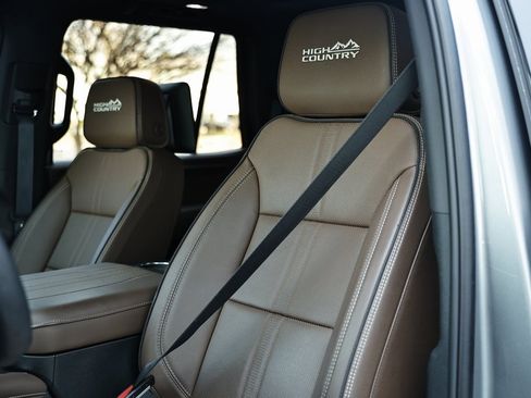 Used 2025 Chevrolet Tahoe High Country image 21