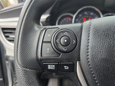 Used 2015 Toyota Corolla LE image 30