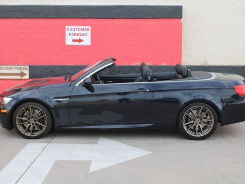Used 2012 BMW M3 Convertible w/ Premium Pkg RWD image 2