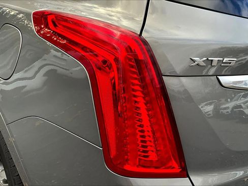 Used 2019 Cadillac XT5 Premium Luxury w/ Driver Assist Package image 26