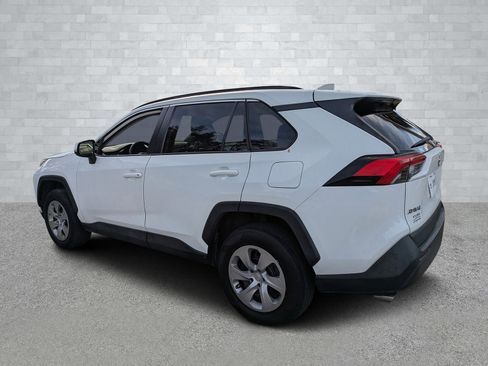 Used 2021 Toyota RAV4 LE image 6
