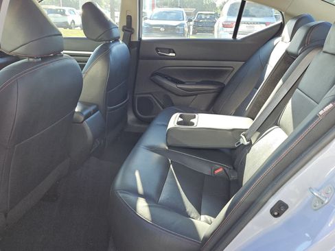 Used 2024 Nissan Altima 2.5 SR w/ SR Premium Package FWD image 4