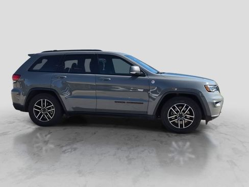 Used 2021 Jeep Grand Cherokee Trailhawk w/ Trailhawk Luxury Group AWD/4WD image 9