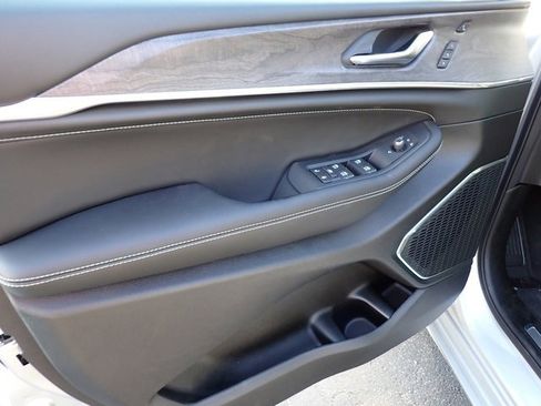 New 2025 Jeep Grand Cherokee Overland w/ Adv Protech Group III image 17