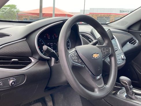 Used 2023 Chevrolet Malibu LT image 9