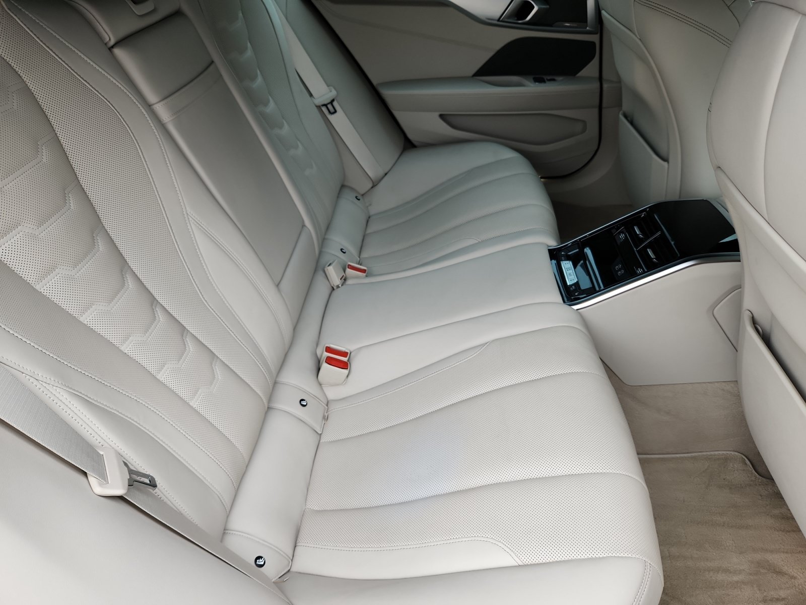 Used 2022 BMW 840i Gran Coupe xDrive w/ Comfort Seating Package AWD/4WD image 30