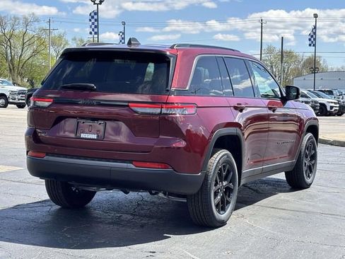 New 2026 Jeep Grand Cherokee Altitude AWD/4WD image 33