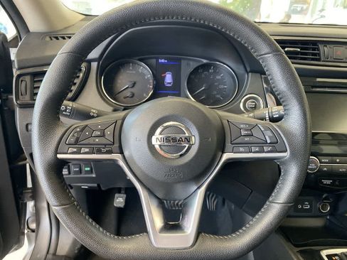 Used 2020 Nissan Rogue SV AWD/4WD image 17
