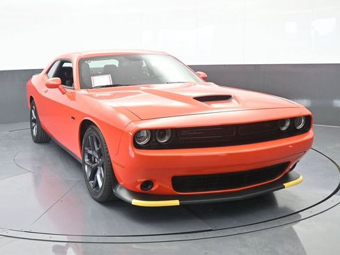 Used 2023 Dodge Challenger R/T w/ Blacktop Package image 9