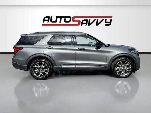 Used 2025 Ford Explorer Platinum w/ Ultimate Package AWD/4WD image 8