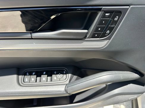 Certified 2026 Porsche Cayenne Coupe AWD/4WD image 17