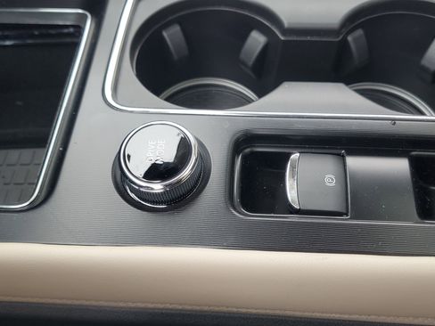 New 2026 Lincoln Corsair Premiere image 24