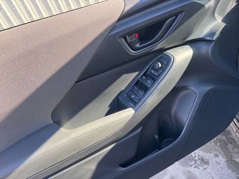 Used 2025 Subaru Crosstrek 2.0i Premium image 36