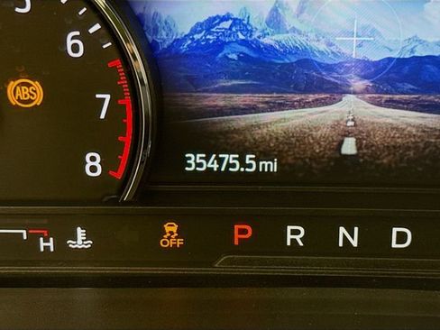 Used 2022 Ford Explorer XLT w/ Equipment Group 202A image 12