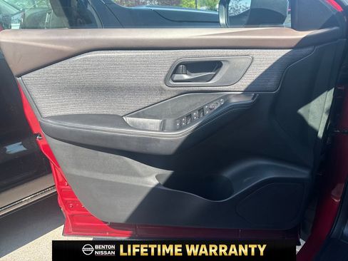 Used 2021 Nissan Rogue S image 11