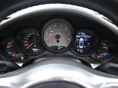 Used 2015 Porsche 911 Carrera S image 11