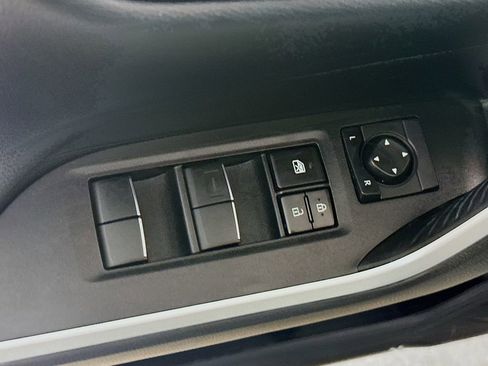 Used 2021 Toyota RAV4 XSE w/ XSE Grade Weather Package AWD/4WD image 18