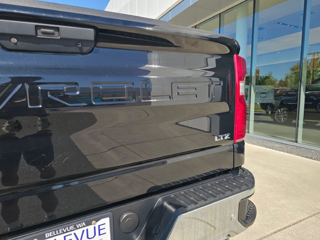 Used 2019 Chevrolet Silverado 1500 LTZ w/ LTZ Premium Package AWD/4WD image 15
