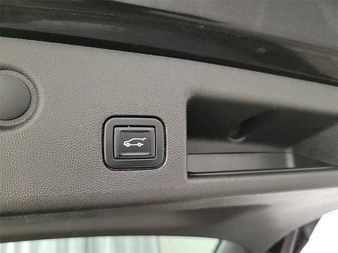 Used 2022 Chevrolet Equinox LT image 22