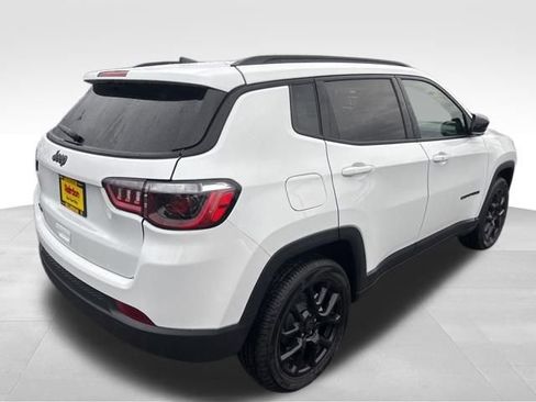 New 2026 Jeep Compass Latitude image 8
