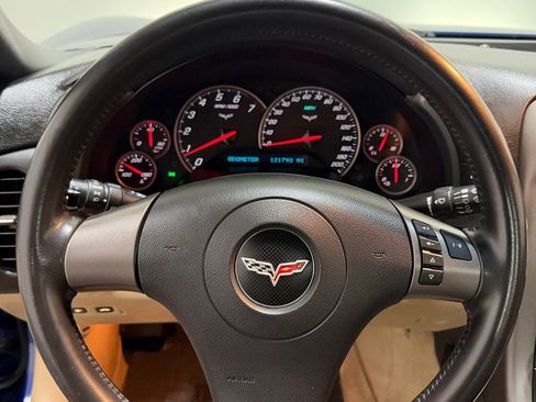 Used 2007 Chevrolet Corvette Coupe w/ Preferred Equipment Group RWD image 13