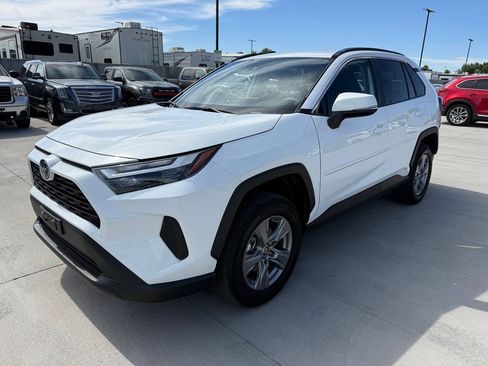 Used 2024 Toyota RAV4 LE AWD/4WD image 7