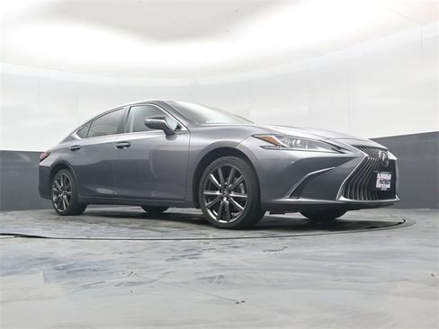 Used 2019 Lexus ES 350 Ultra Luxury image 45