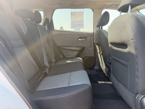 Used 2021 Nissan Rogue SV AWD/4WD image 12