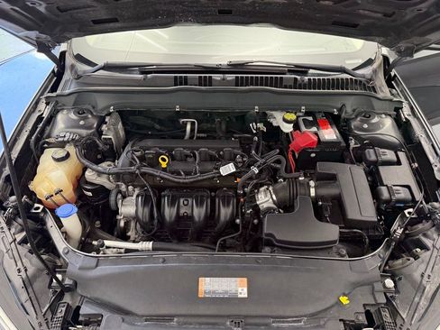 Used 2019 Ford Fusion SE FWD image 8