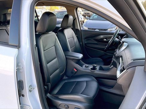 Used 2024 GMC Terrain SLT image 7