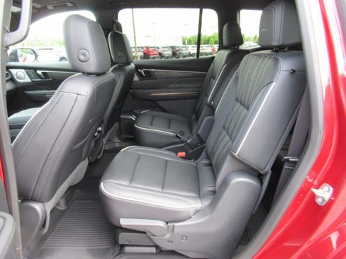 Used 2025 Buick Enclave Avenir w/ Super Cruise Package AWD/4WD image 37