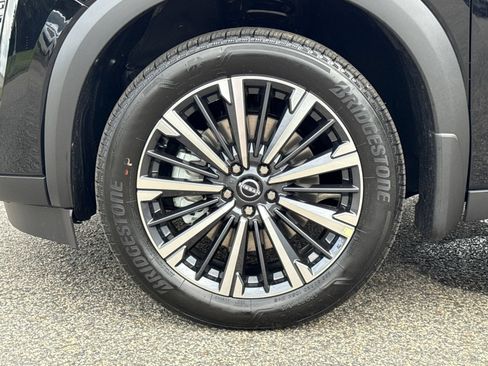 New 2026 Nissan Pathfinder Platinum FWD image 29