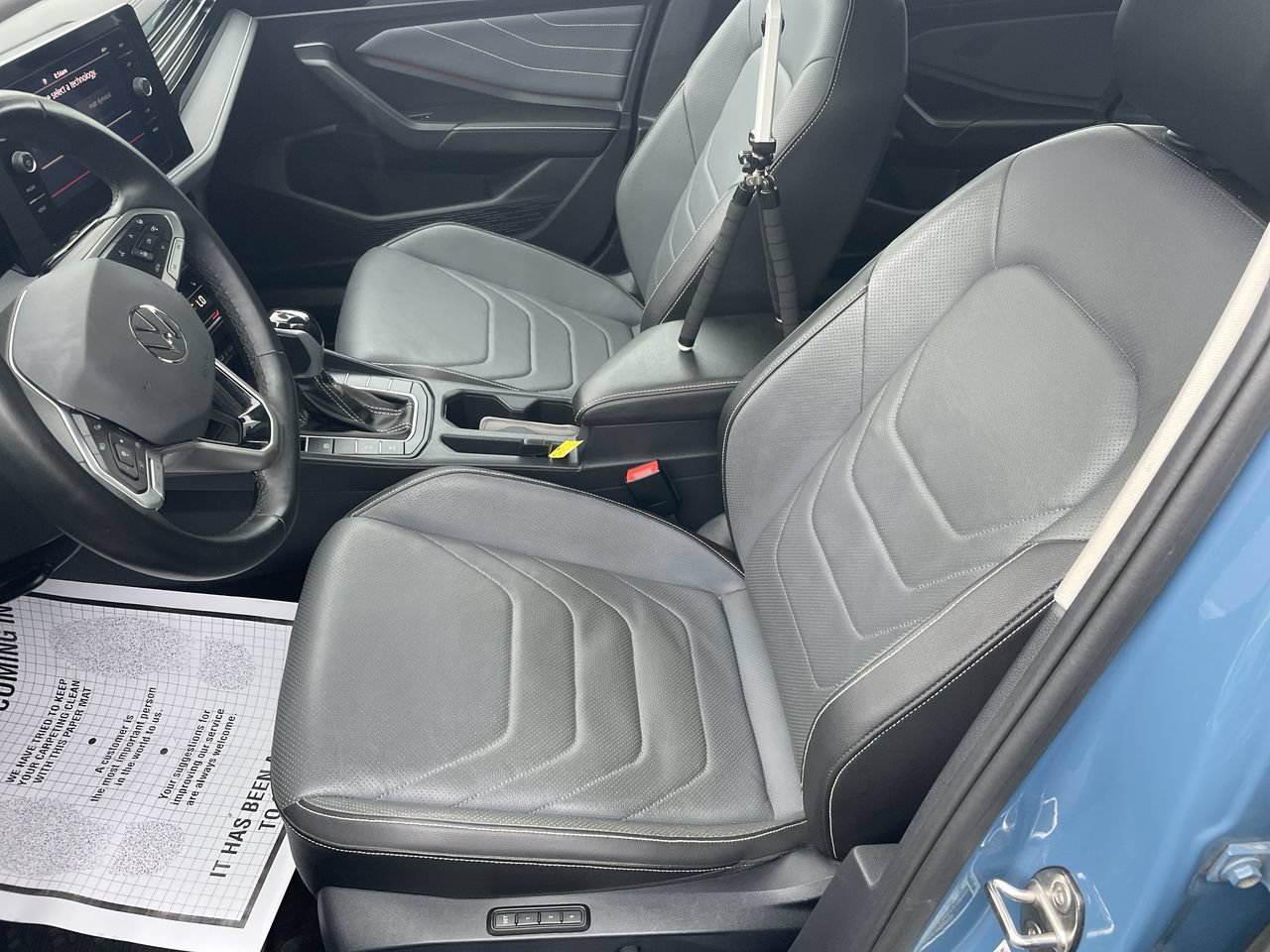 Used 2025 Volkswagen Jetta SEL FWD image 27