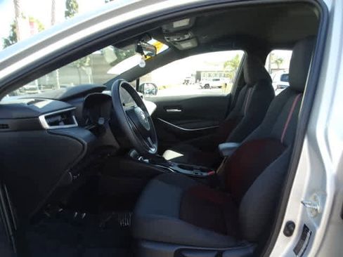 Used 2024 Toyota Corolla SE image 18