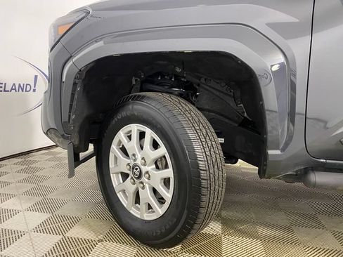 Certified 2024 Toyota Tacoma SR AWD/4WD image 23