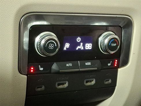 Used 2021 GMC Yukon Denali w/ Denali Ultimate Package image 15